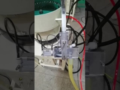 핵심을 위한 핵심 공급 장치와 볼트 공급 장치