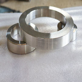 Inconel 625는 조선을 위한 벨브 회의 부속 강철 합금에 의하여 위조된 소매를 주문을 받아서 만들었습니다